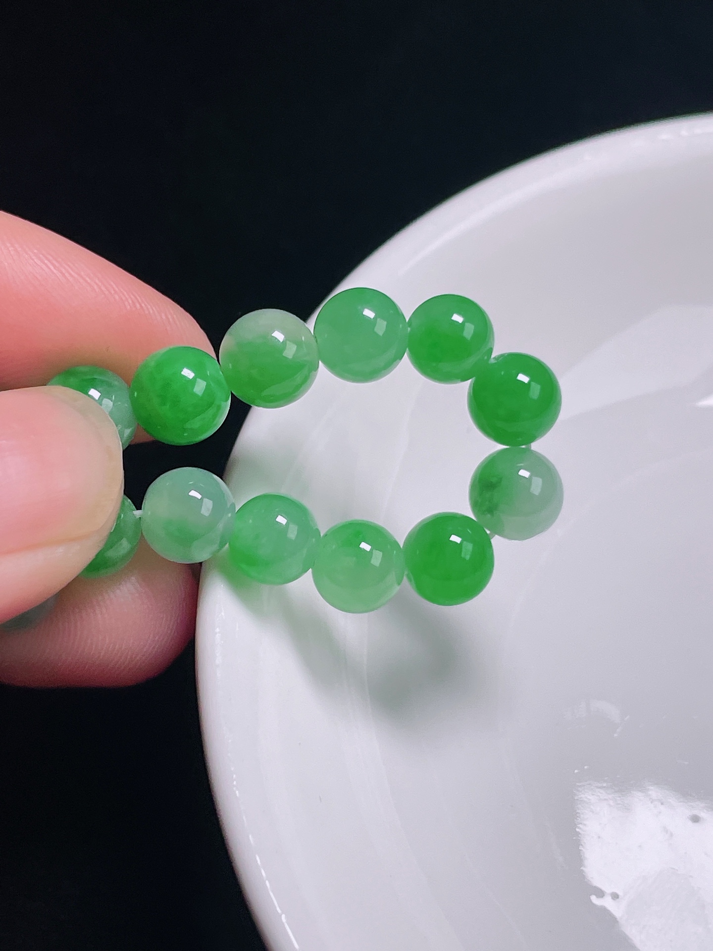 ️ 绿手串 圆润饱满 色绿无比 尺寸：6.7