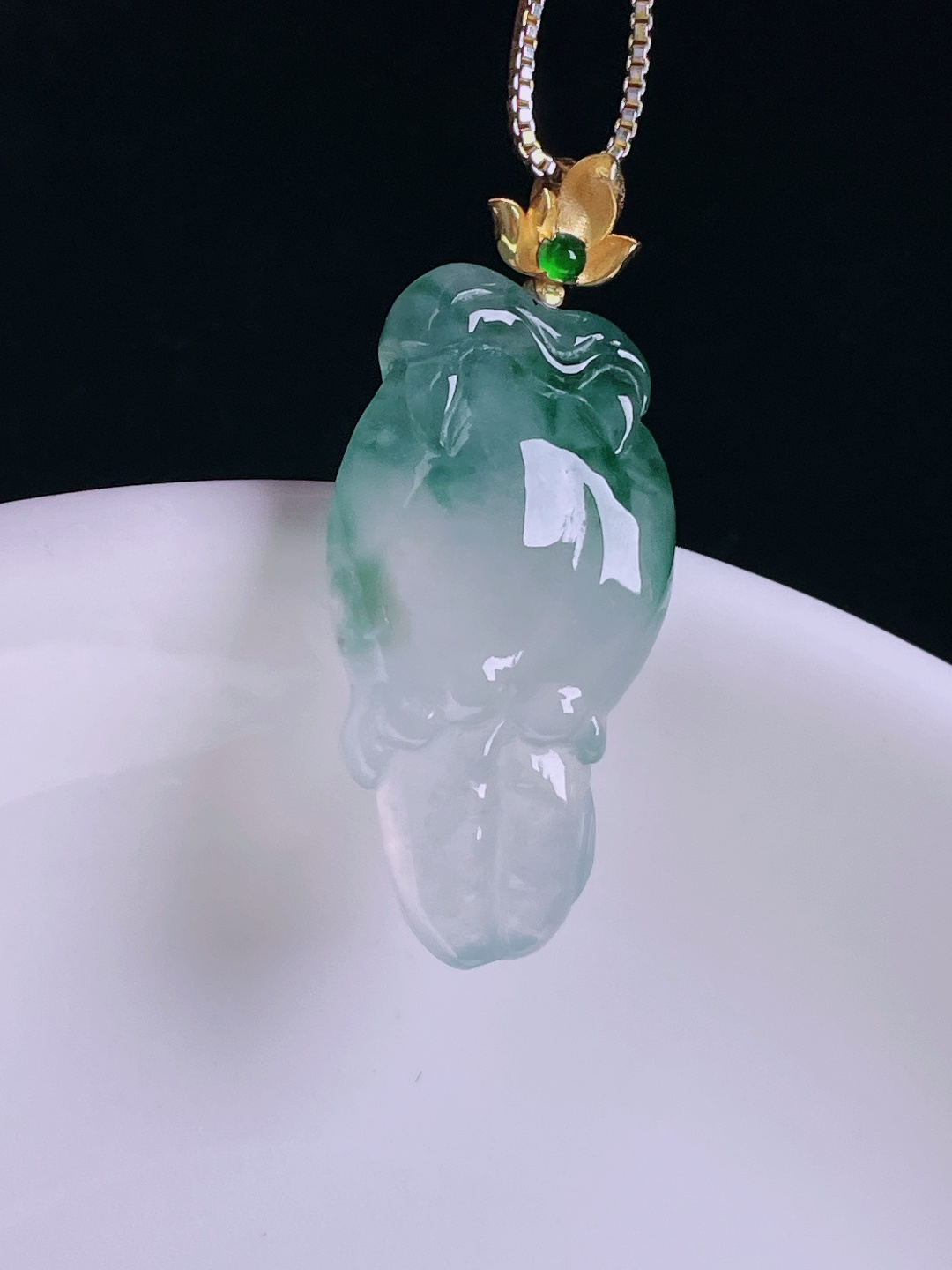 ️高冰福瓜，老种起光，细底通透，尺寸：32.7裸石27.3/14/6.5mm0809
