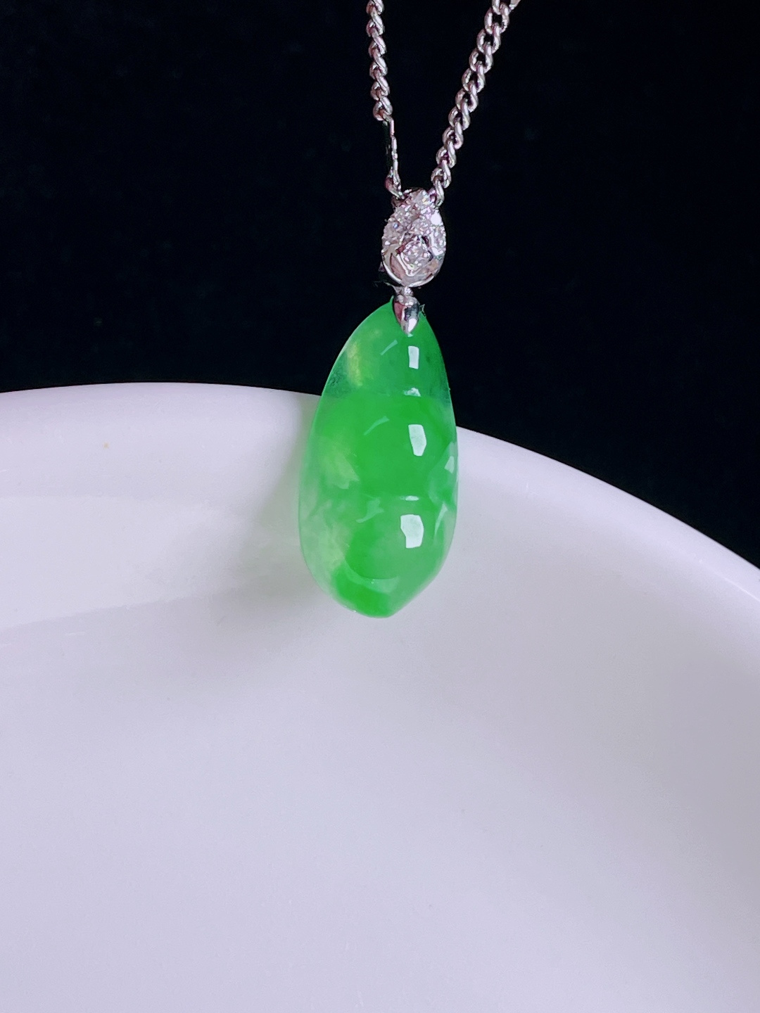 ️冰绿福豆，老种起光，细底通透，尺寸：22.3裸石16.8/8.3/3.7mm0809