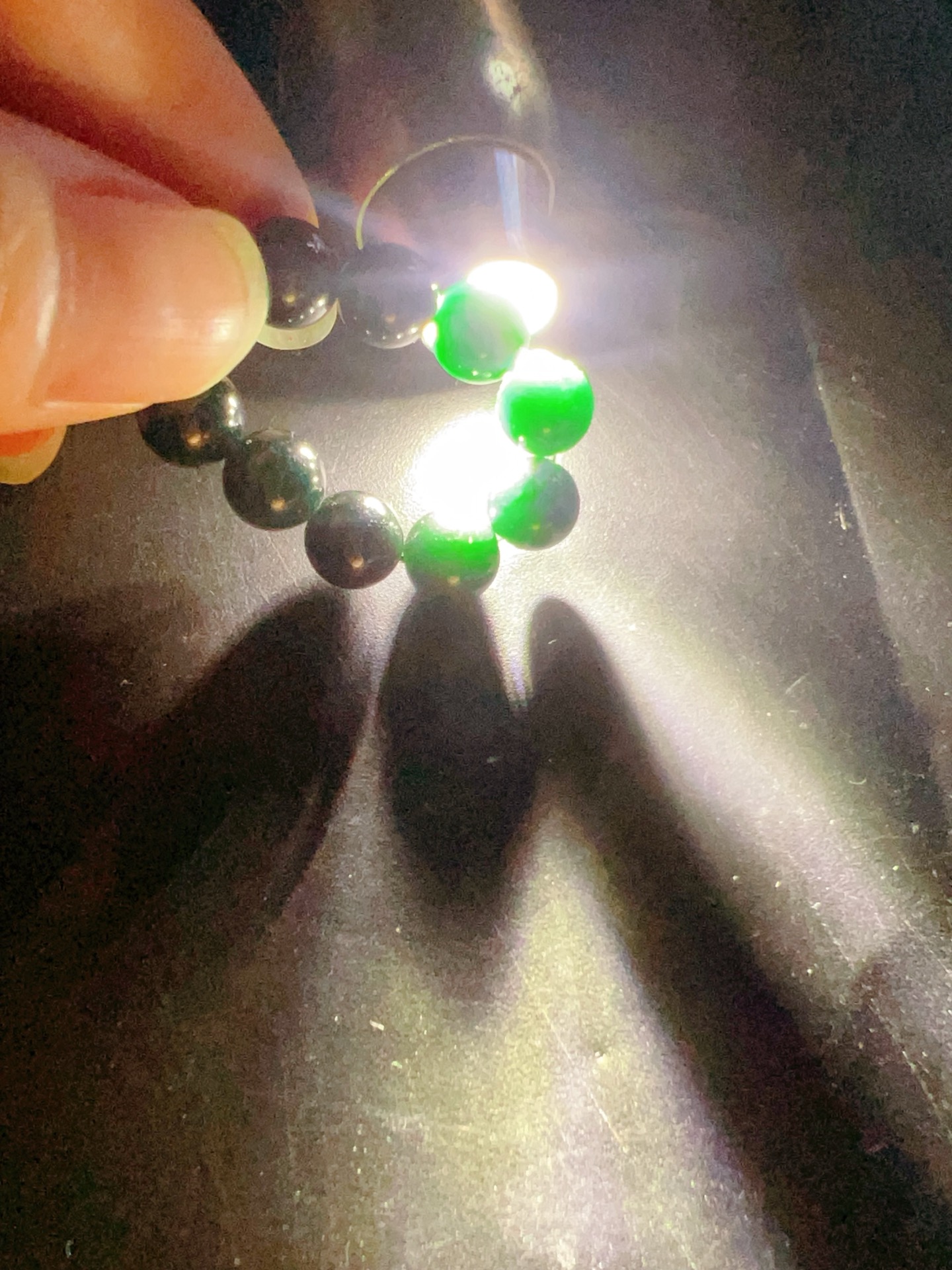 ️ 8.9 4号墨翠手链8mm 极黑油亮 质地细腻水头好 灯照透绿