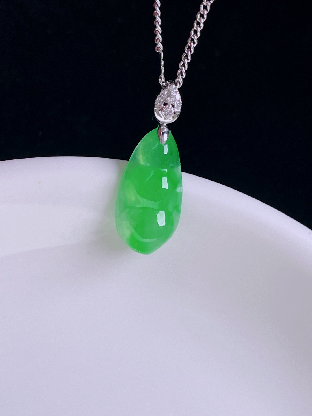 ️冰绿福豆，老种起光，细底通透，尺寸：22.3裸石16.8/8.3/3.7mm0809