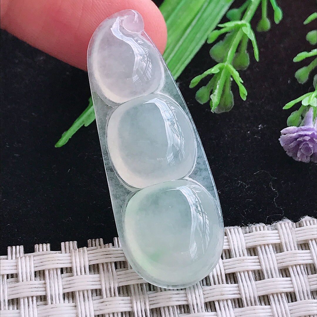 实拍A货翡翠43.5/16.2/5.8老坑起胶冰种四季豆吊坠翡翠玉福豆挂件
