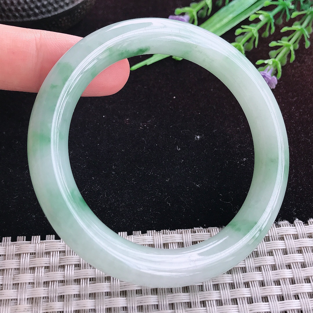 实拍A货翡翠54/10/9.7老坑冰润飘花圆条手镯平安镯百搭