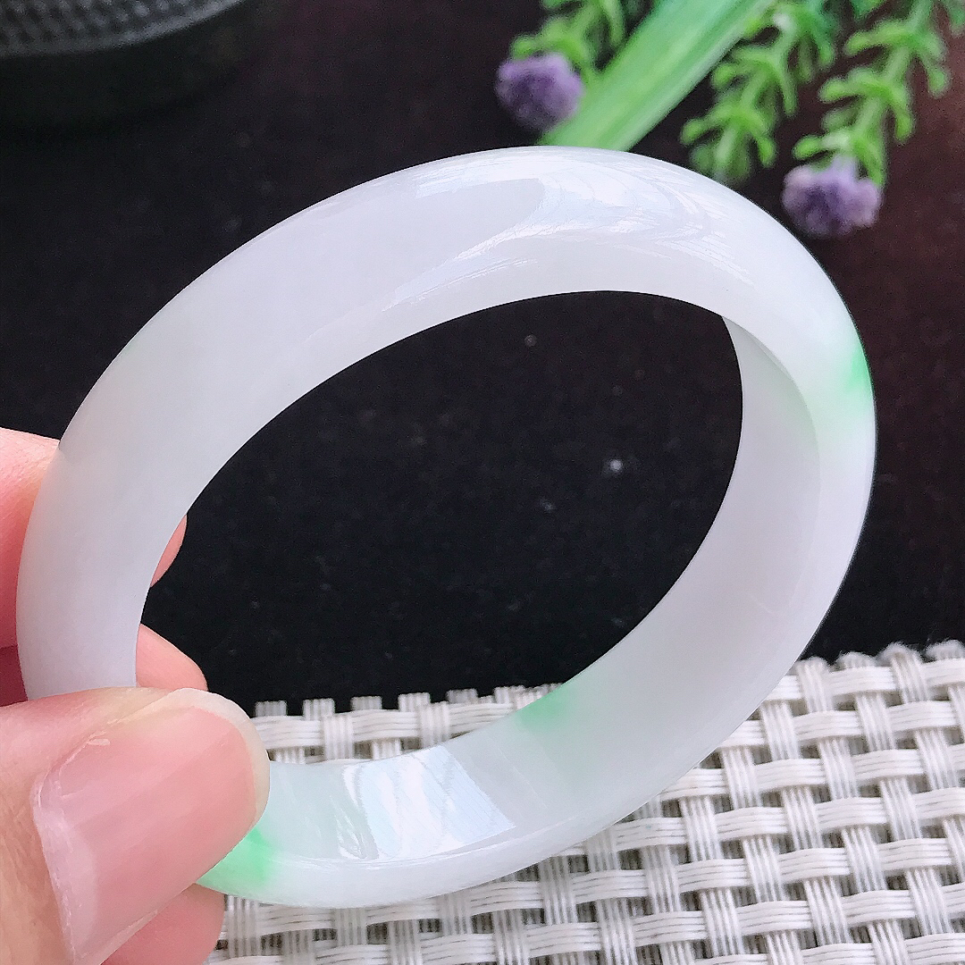 实拍A货翡翠50.5/45/12.8/7老坑冰润白底青贵妃手镯宽边玉镯平安镯百搭