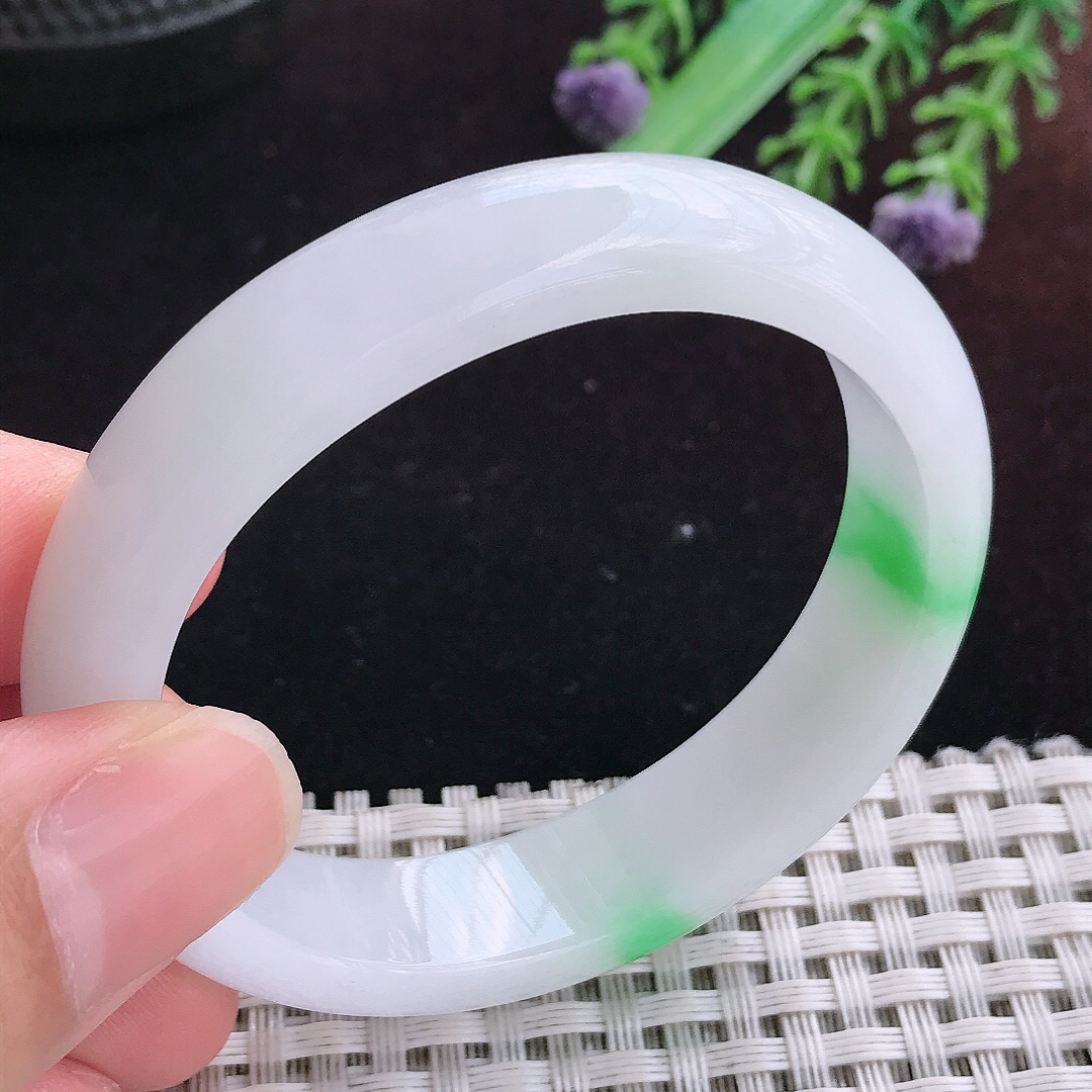 实拍A货翡翠50.5/45/12.8/7老坑冰润白底青贵妃手镯宽边玉镯平安镯百搭