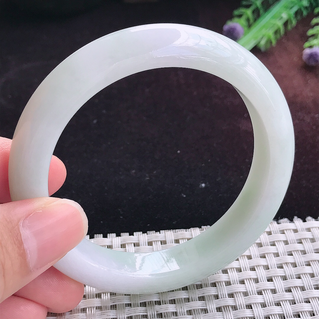 实拍A货翡翠57.5/12.5/9老坑秀气冰润手镯宽边玉镯平安镯百搭