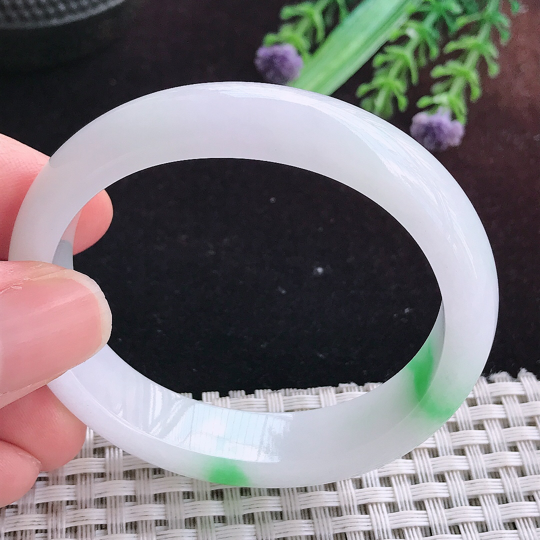 实拍A货翡翠50.5/45/12.8/7老坑冰润白底青贵妃手镯宽边玉镯平安镯百搭