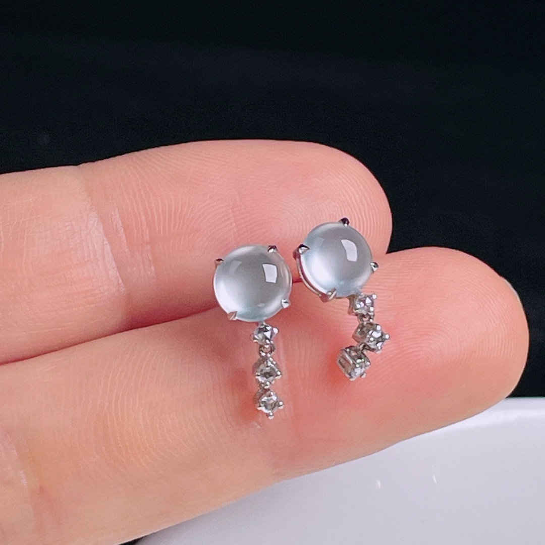 白冰耳钉，老种起光，细底通透，尺寸：裸石6.6/6/3mm0809