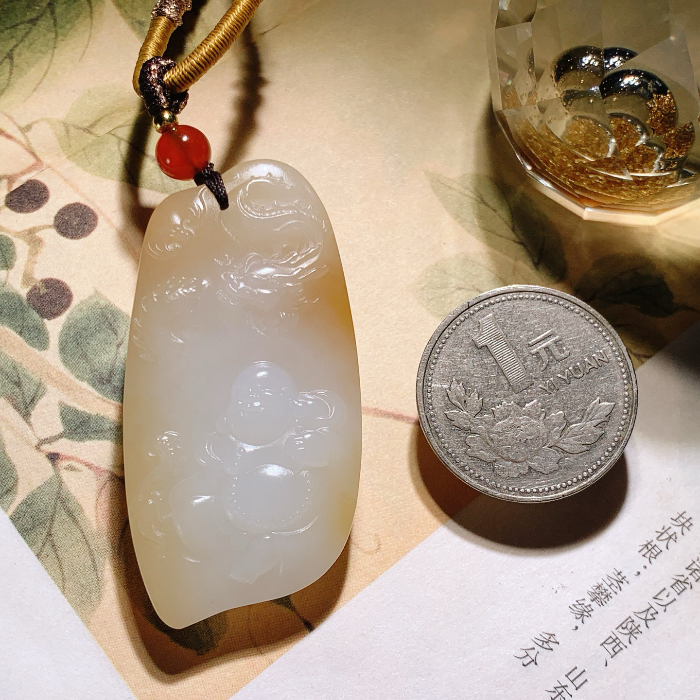 新疆和田玉白玉佛引福来挂件。尺寸52/26/11重31.5克 玉质细腻油润 底色纯净 脂粉好，品质好。lt260808