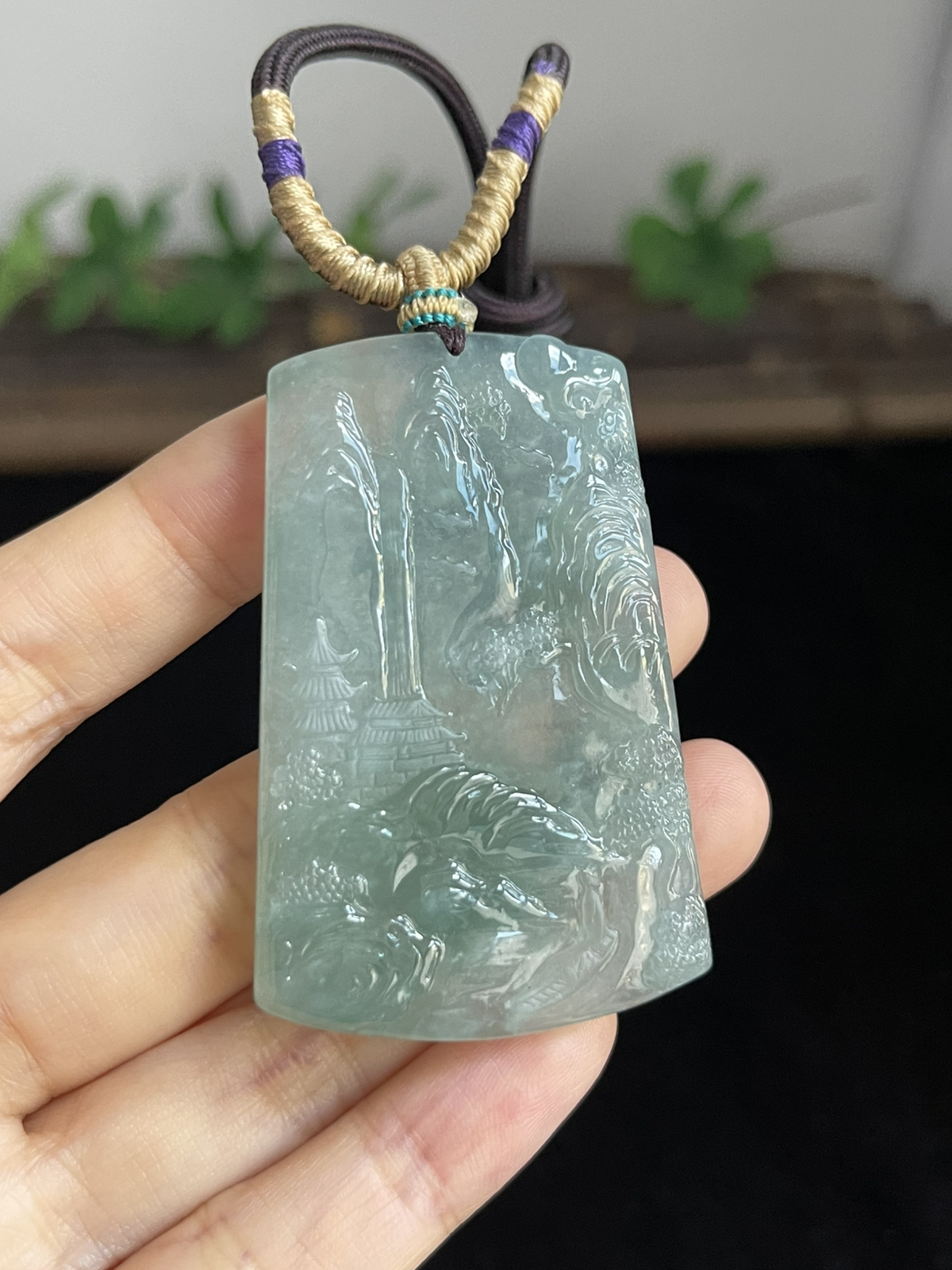 翡翠冰糯种淡绿色山水牌