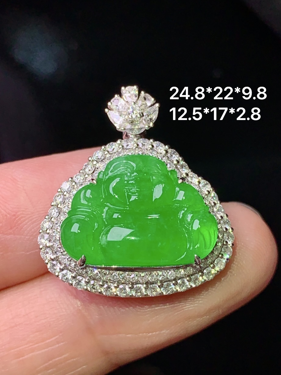 18k金钻镶嵌冰阳绿佛公吊坠 玉质细腻 色泽艳丽清新 水润亮眼 整体尺寸24.8*22*9.8 m4