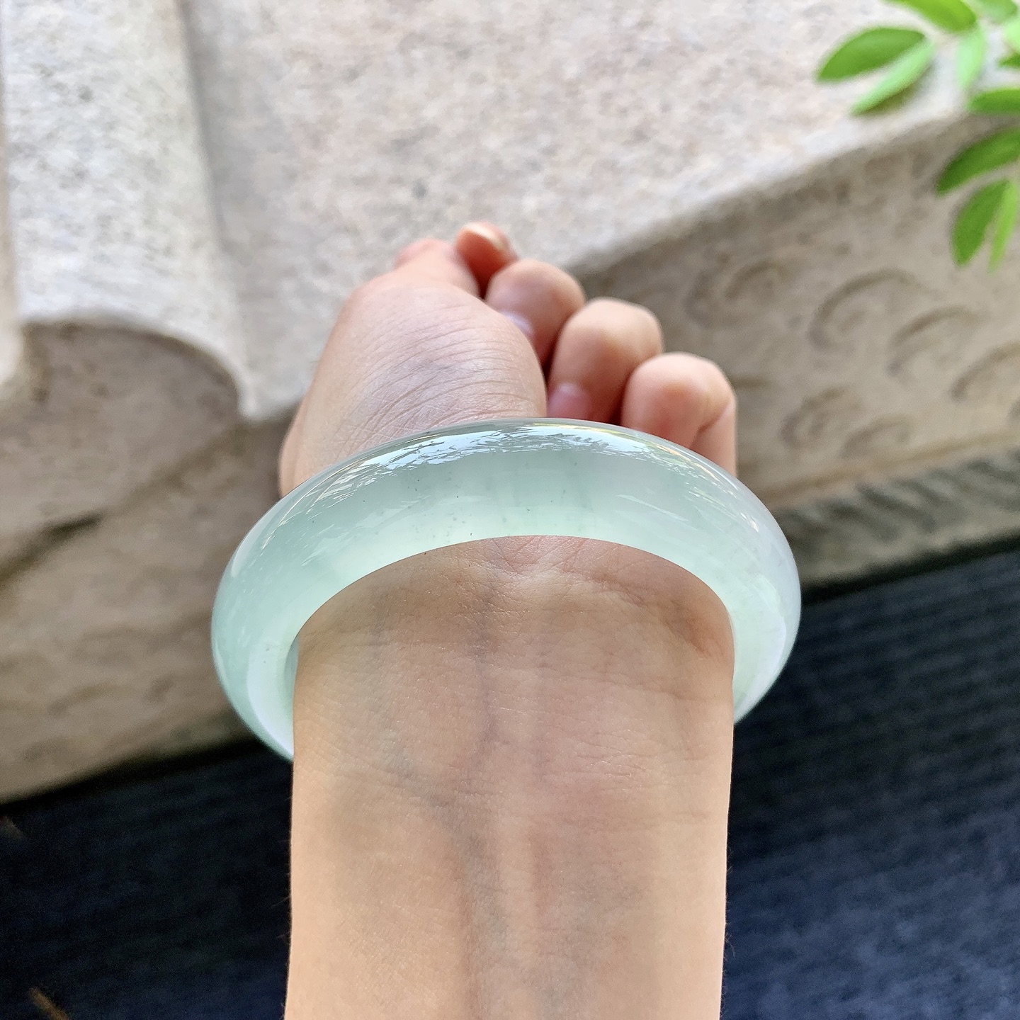 正圈53 54，圈口54.7/13/9.4，编码FL060466，冰晴底，清透，水润，种老，细腻，无裂。