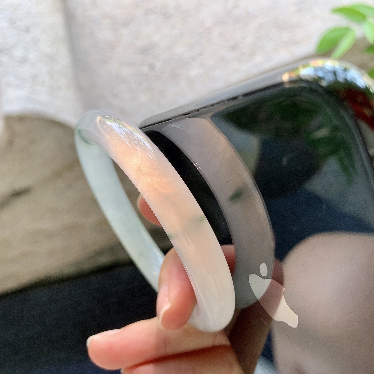 圆条53 54，圈口54.2/9.2/9.4，编码B2080920，冰飘花，清透，水润，种老，细腻，有纹线。