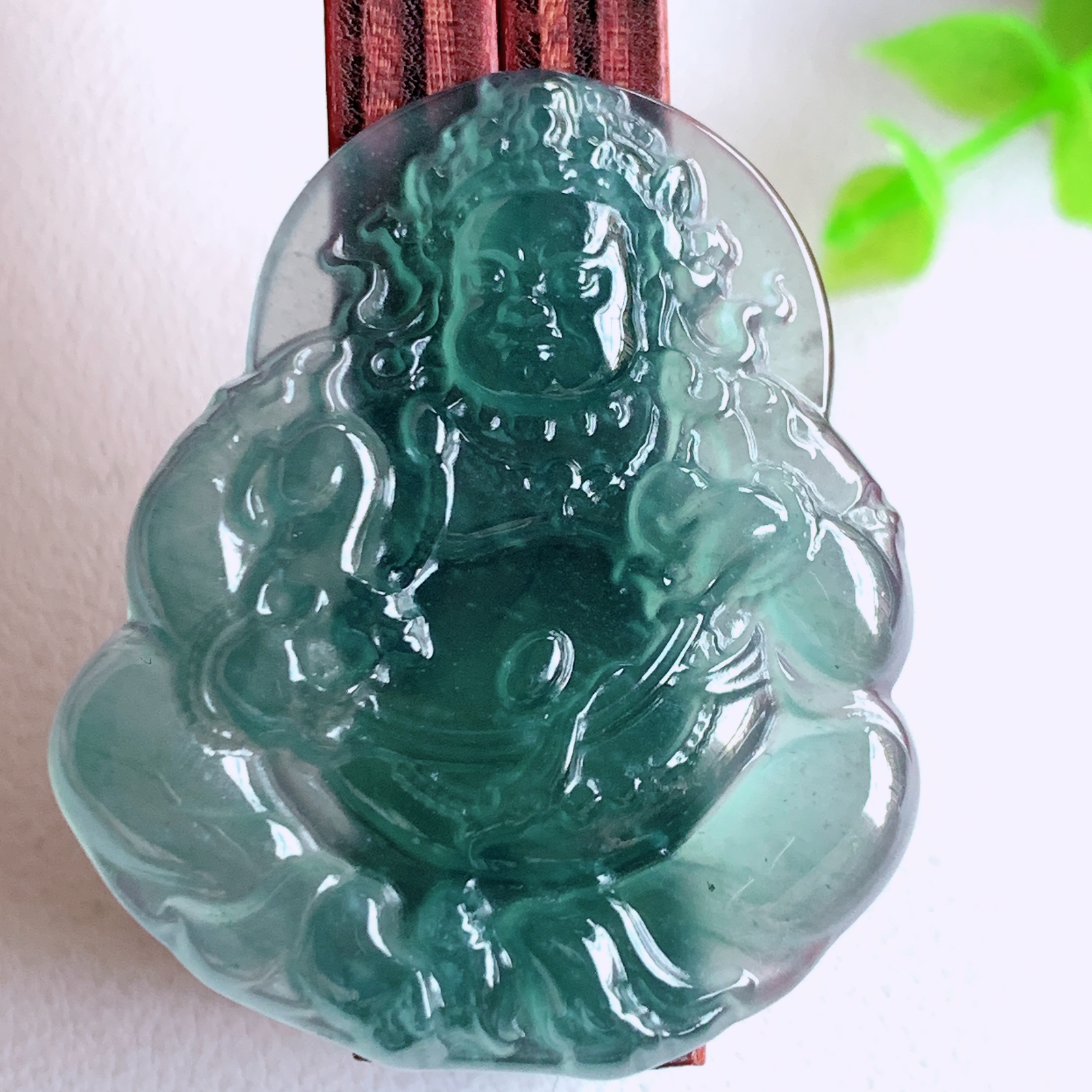 蓝冰佛公挂件 玉质细腻  精雕弥勒佛，笑佛福耳垂肩，面相喜庆，开怀大笑，憨态可掬。惟妙惟肖，寓意福禄双全，吉祥美满，笑口常开 W03.7 尺寸：40-33.6-5.2mm