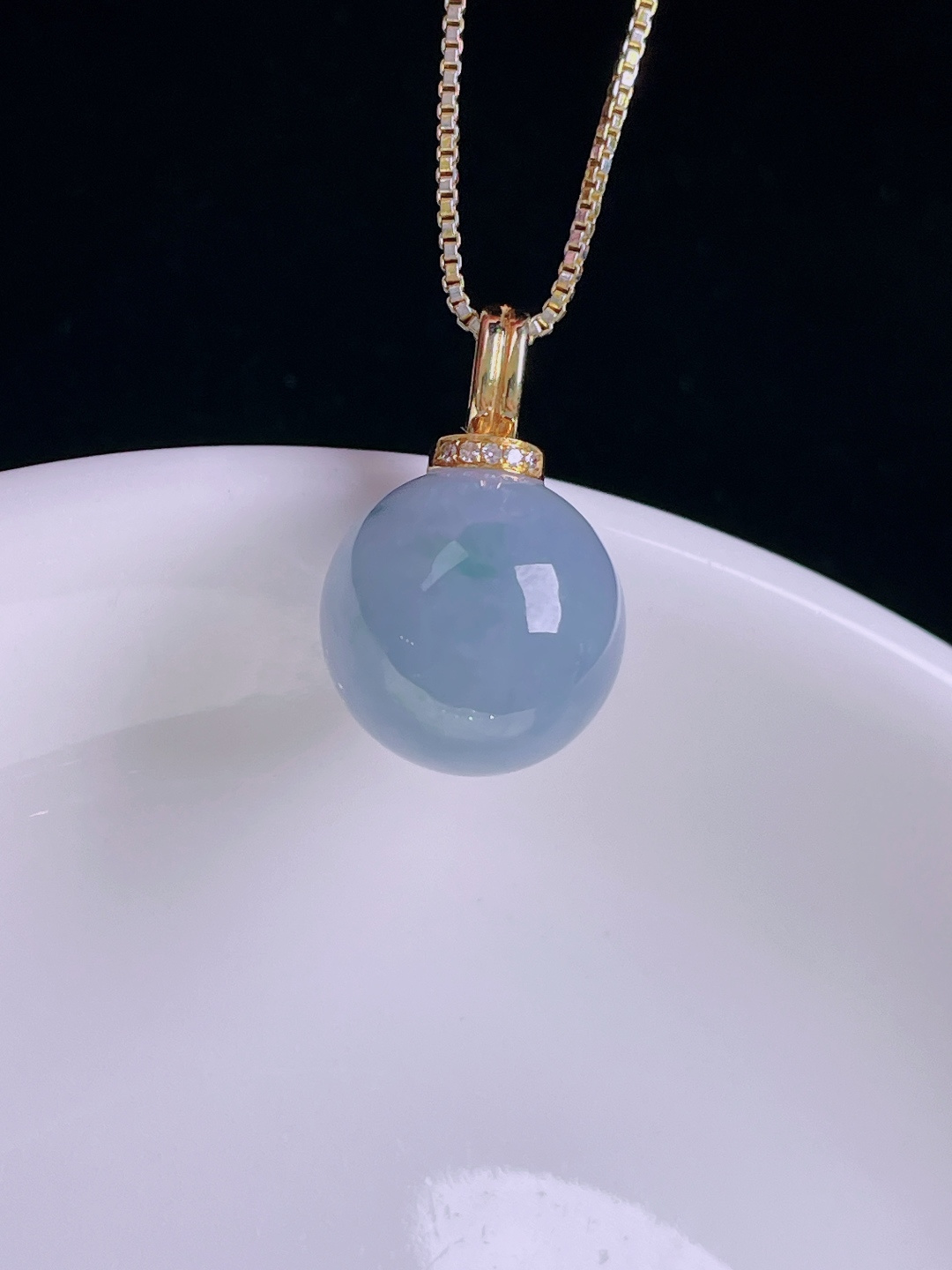 ️圆珠路路通，老种起光，细底通透，尺寸：裸石12.8mm0809