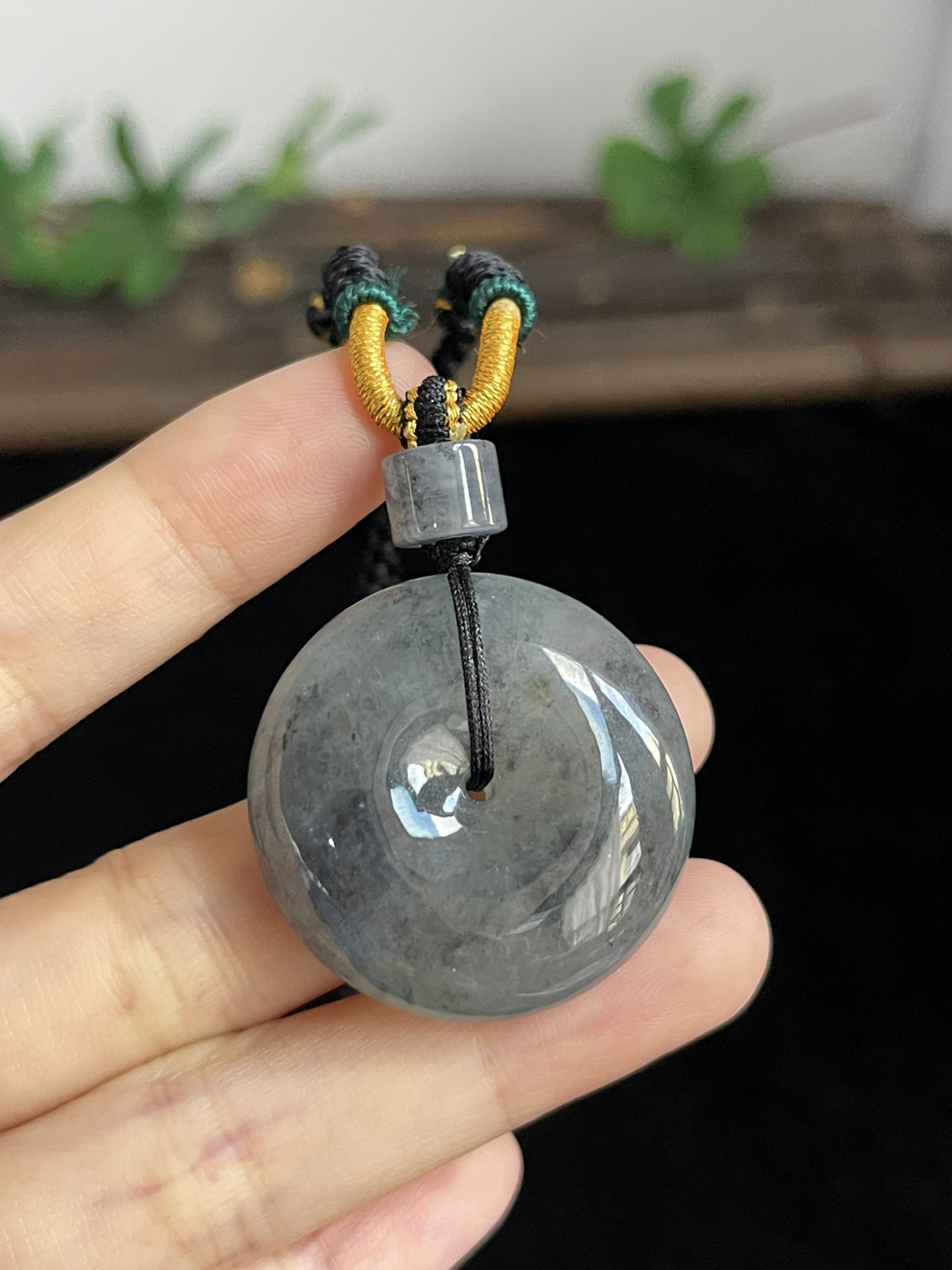 翡翠冰糯种白色平安扣，配珠未测