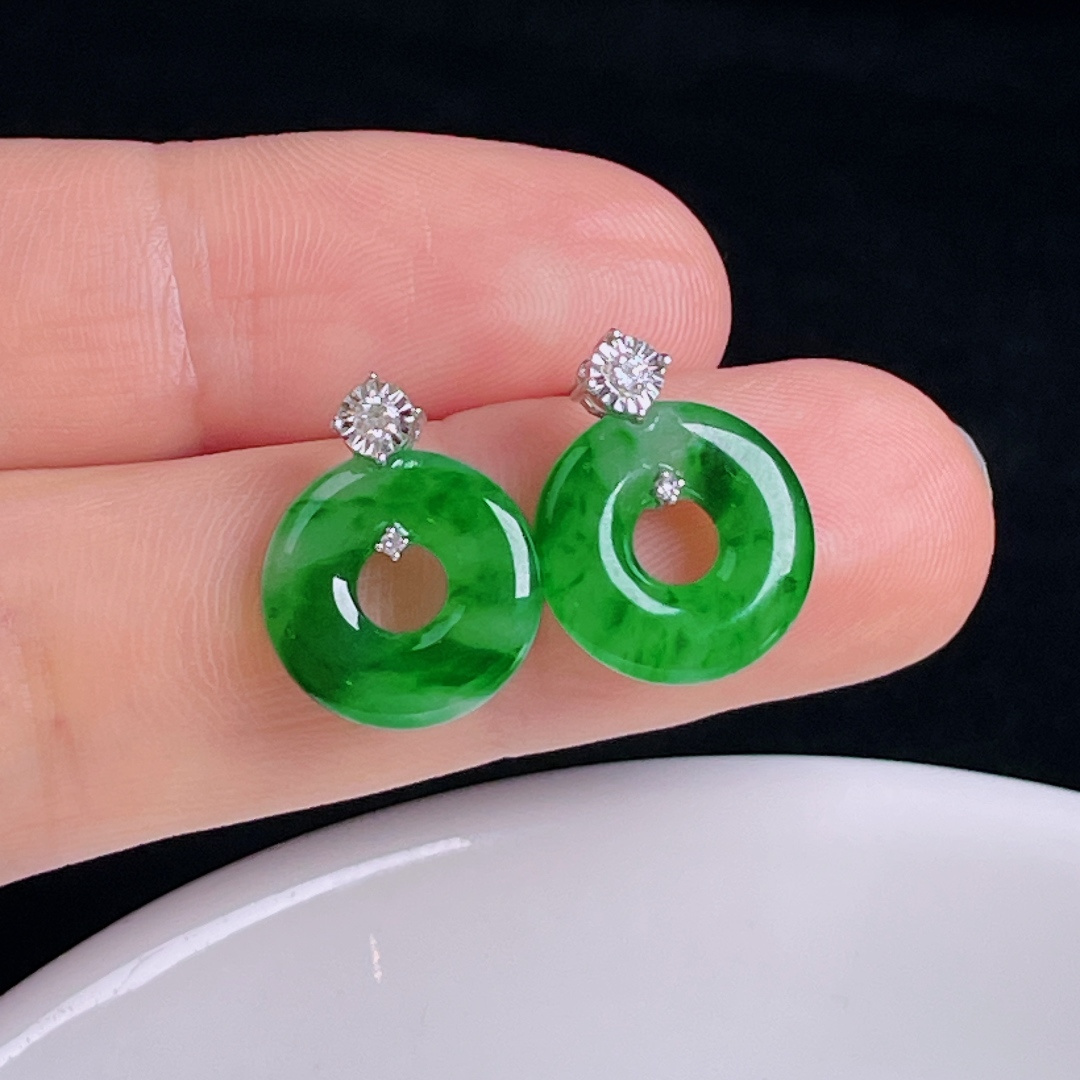 ️辣绿耳坠，老种起光，细底通透，尺寸：裸石12.7/2.7mm0809