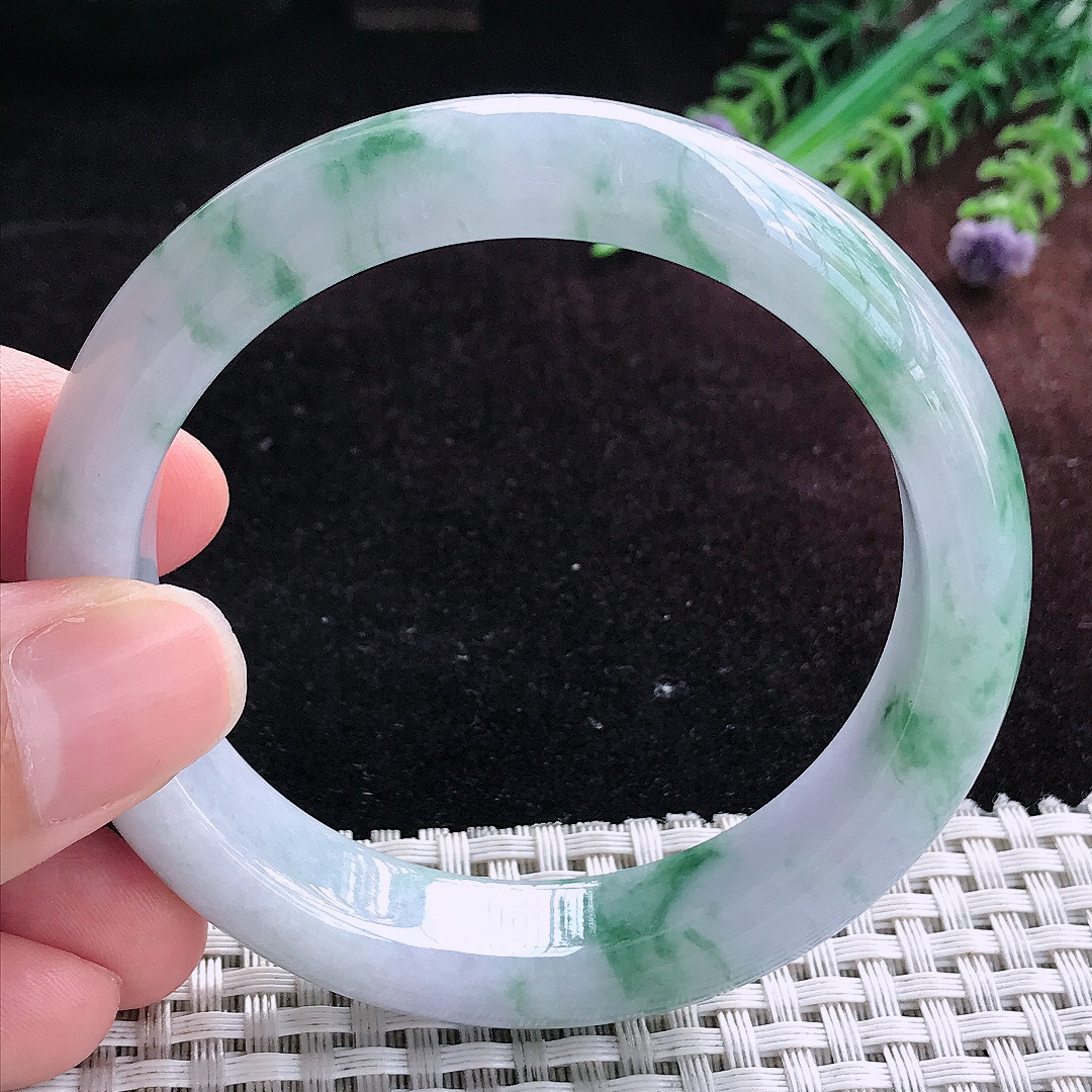 实拍A货翡翠56/12.2/8.5老坑冰润飘花手镯宽边玉镯平安镯百搭