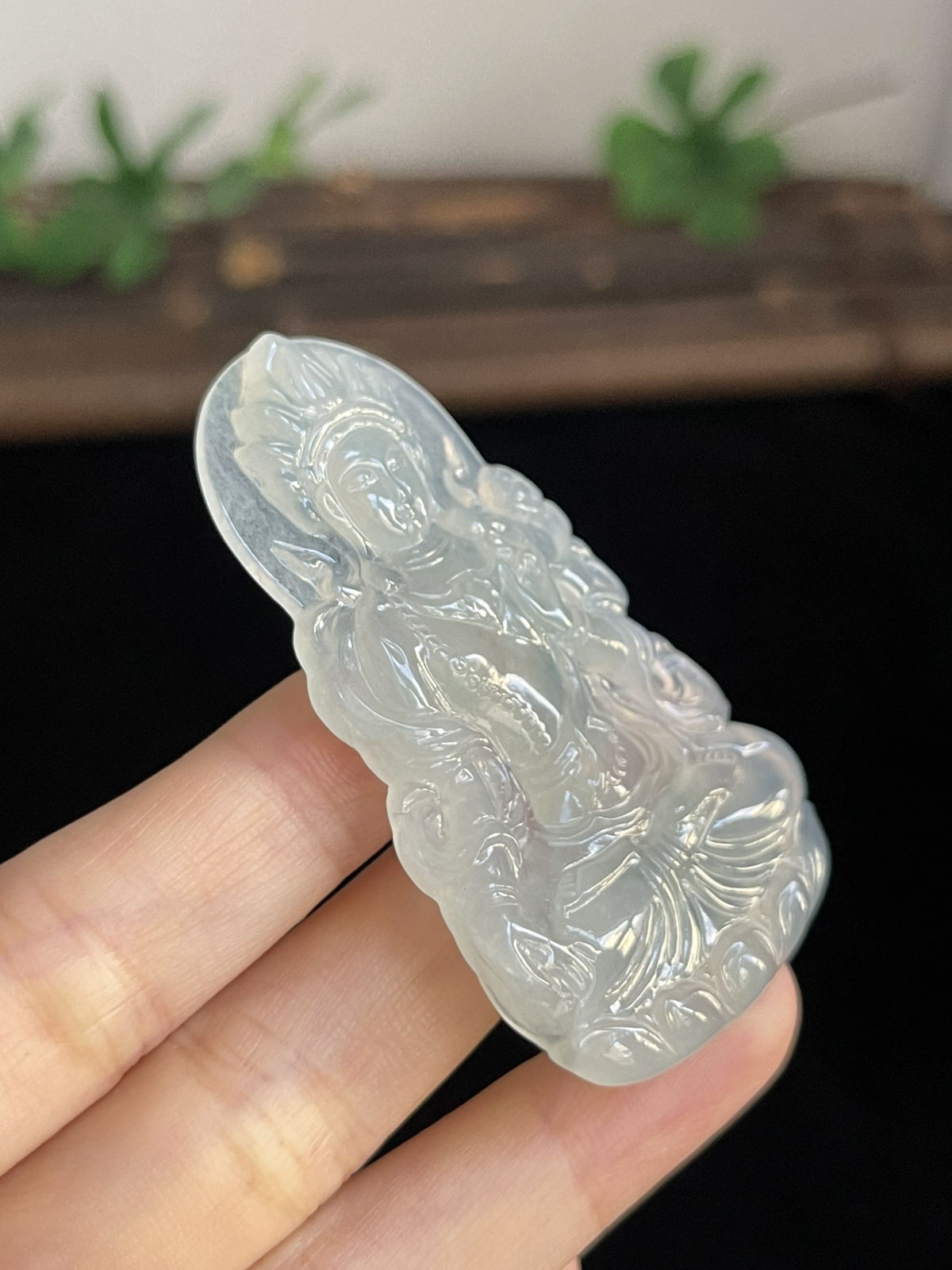 翡翠冰糯种白色吊坠