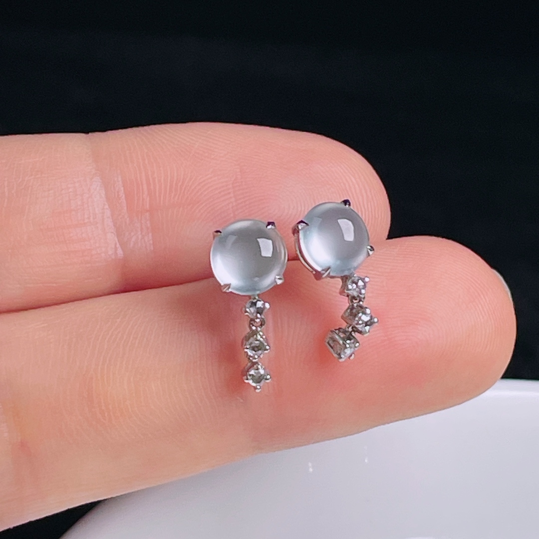 白冰耳钉，老种起光，细底通透，尺寸：裸石6.6/6/3mm0809