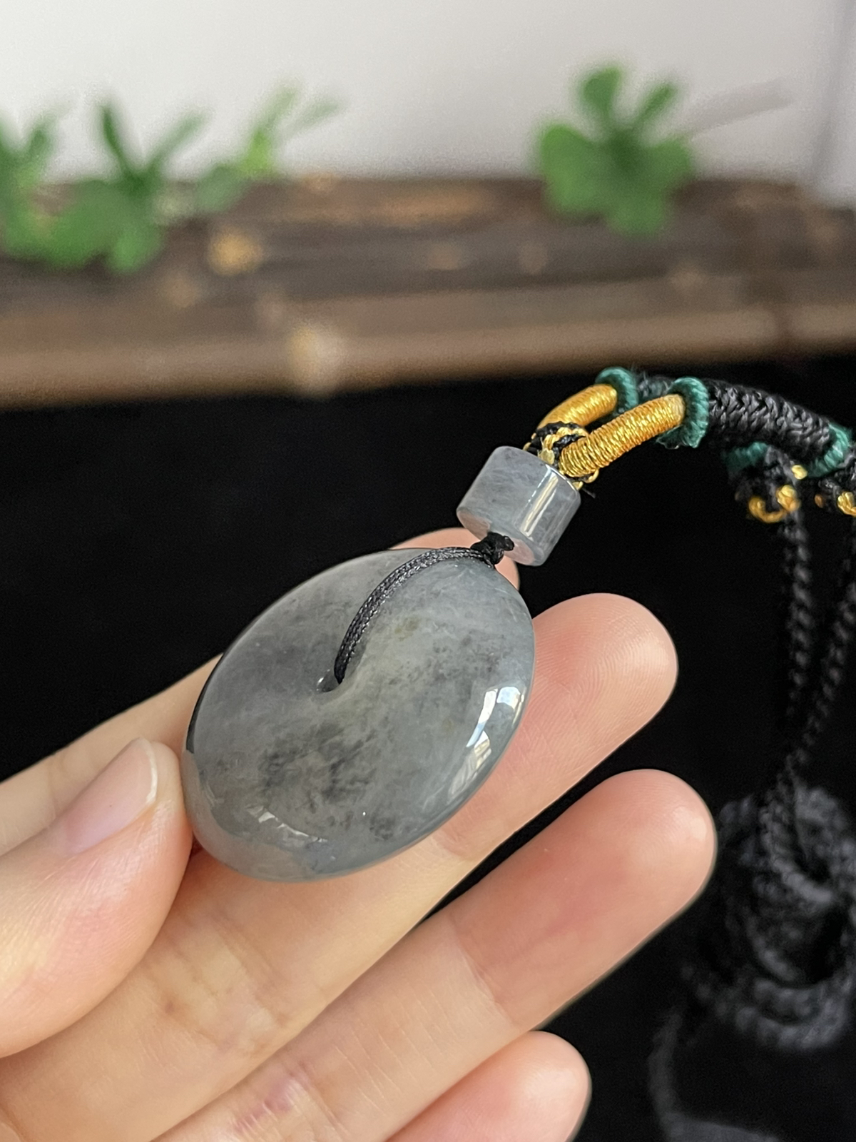 翡翠冰糯种白色平安扣，配珠未测