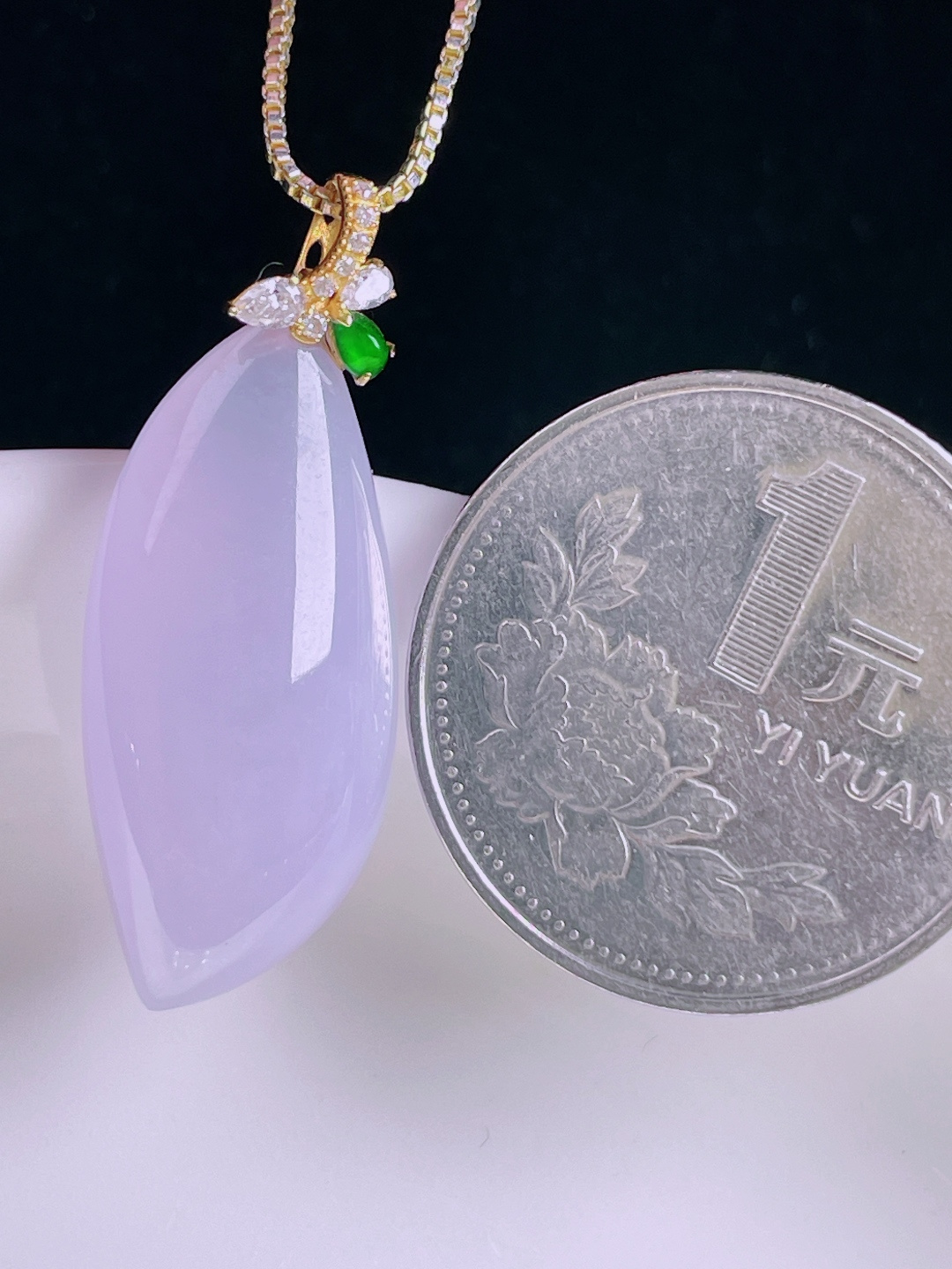 ️冰紫随形福瓜，老种起光，细底通透，尺寸：33裸石27.2/12.6/6.9mm0809