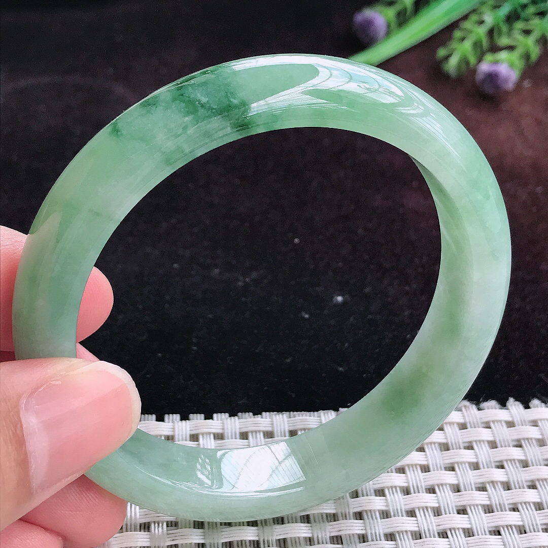 实拍A货翡翠56.5/12/7.7老坑冰润起胶飘花手镯宽边玉镯平安镯百搭