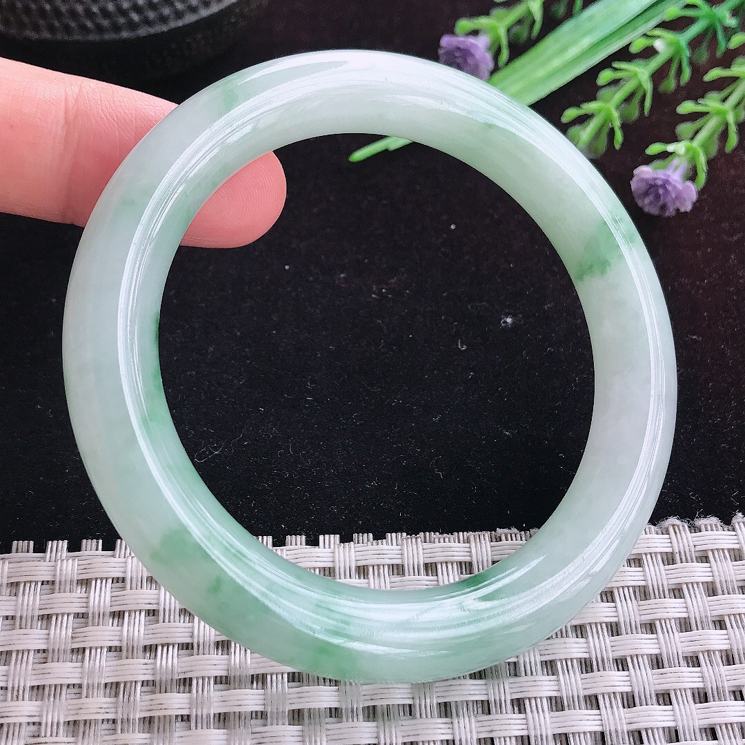 实拍A货翡翠54/10/9.7老坑冰润飘花圆条手镯平安镯百搭