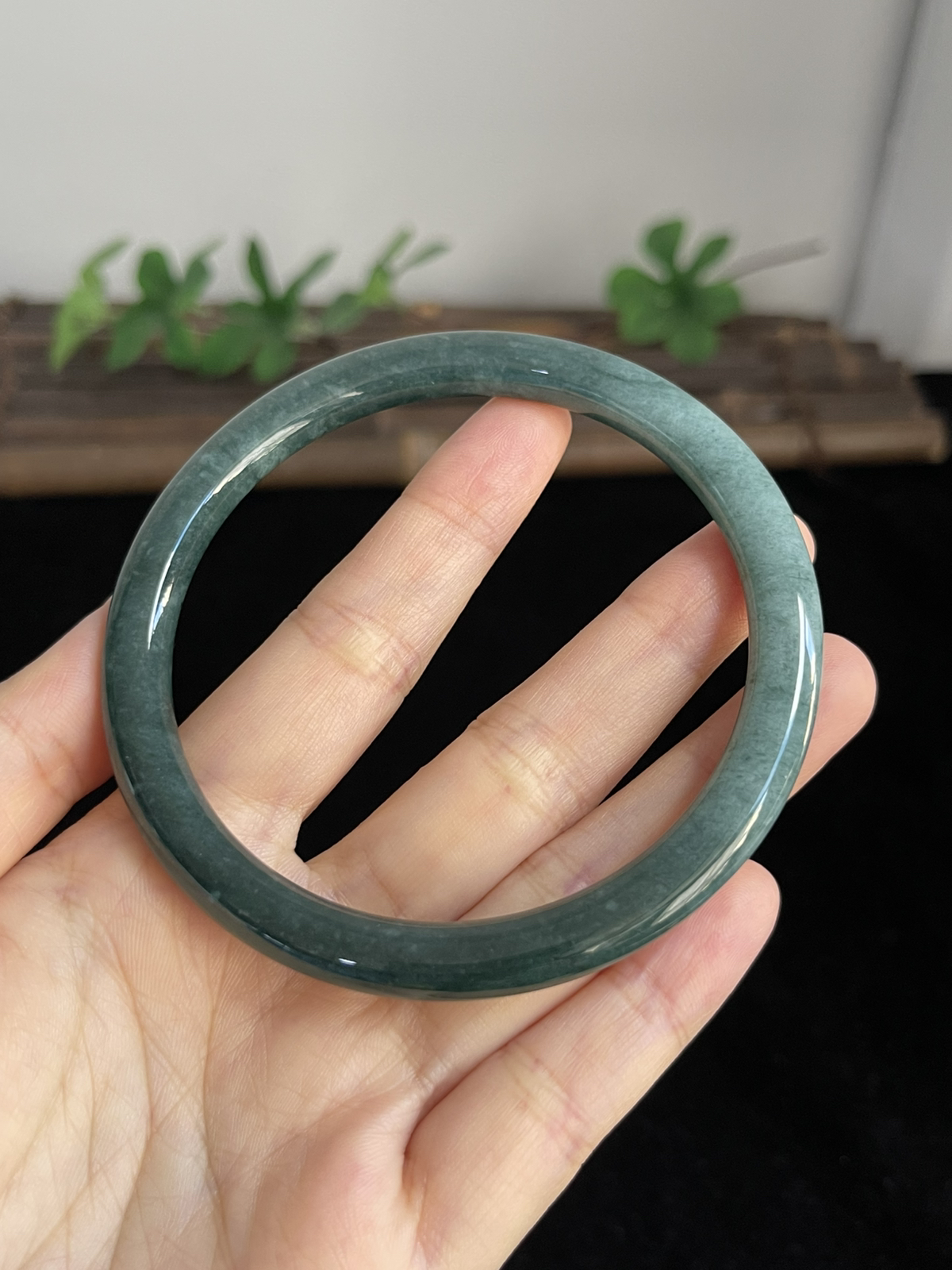 圆镯65圈口，翡翠手镯