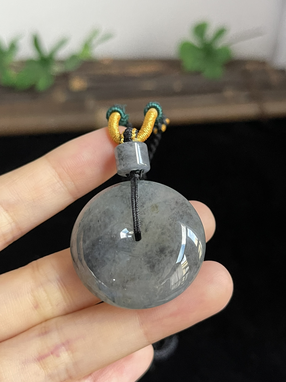 翡翠冰糯种白色平安扣，配珠未测