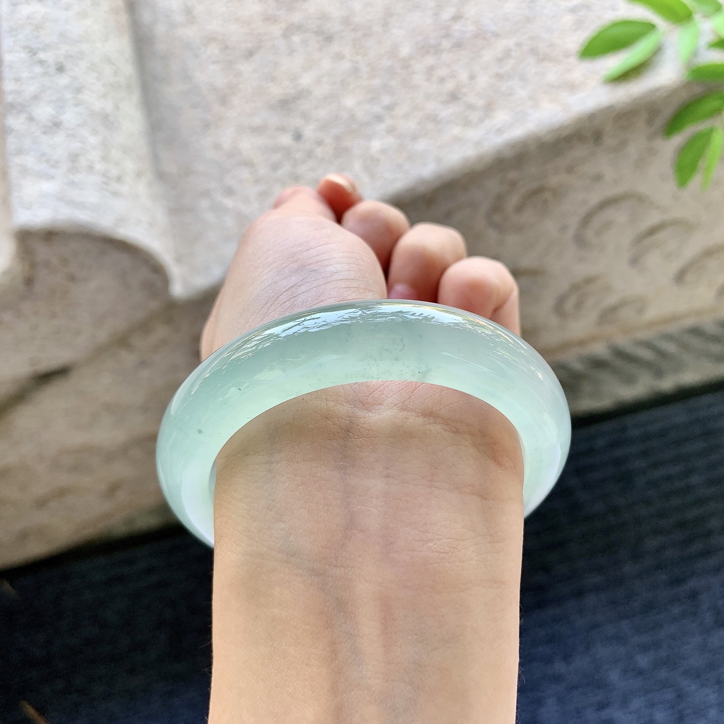 正圈53 54，圈口54.7/13/9.4，编码FL060466，冰晴底，清透，水润，种老，细腻，无裂。