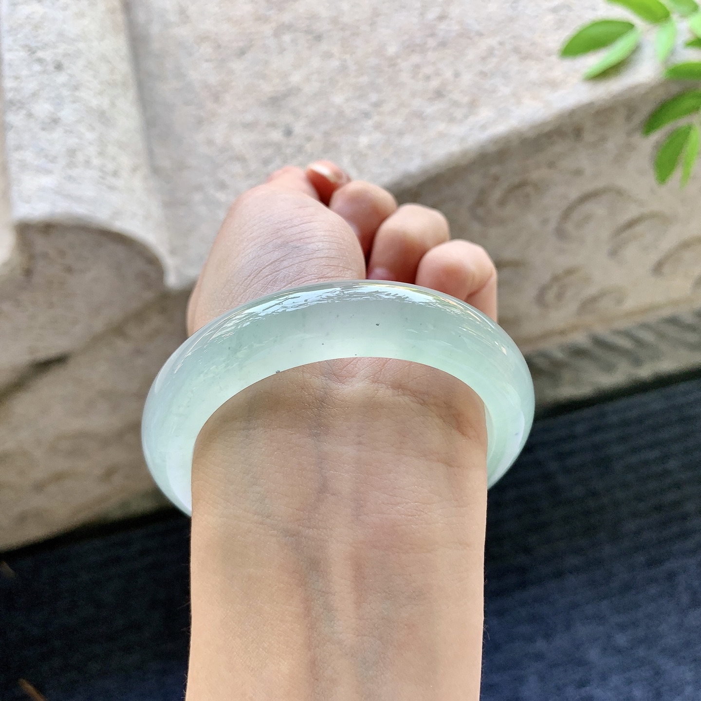 正圈53 54，圈口54.7/13/9.4，编码FL060466，冰晴底，清透，水润，种老，细腻，无裂。