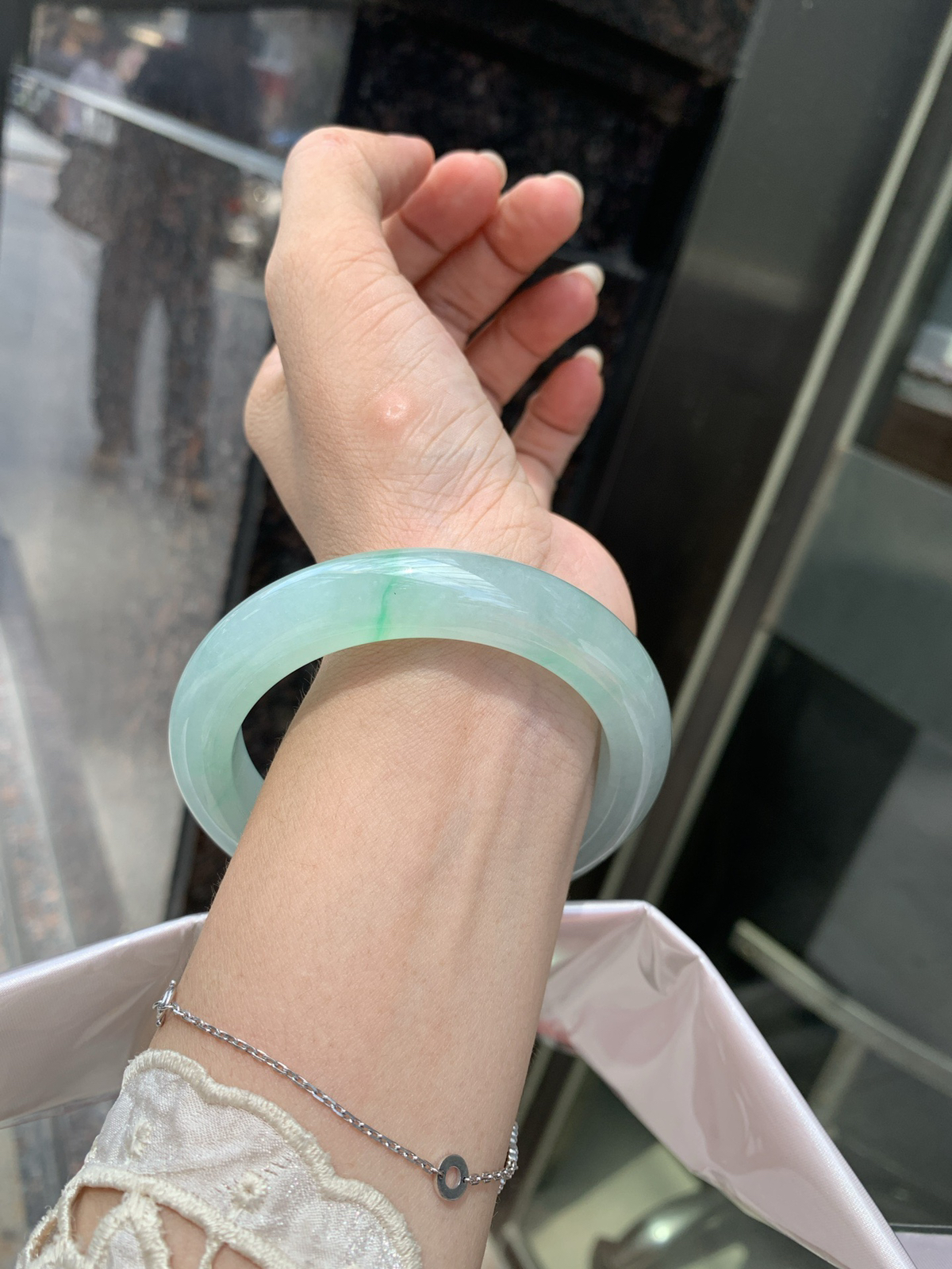 冰晴金丝绿正圈
58.6-9.7-11.6
0810-605-23
完美，打灯棉絮