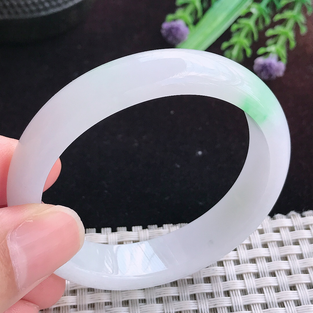 实拍A货翡翠50.5/45/12.8/7老坑冰润白底青贵妃手镯宽边玉镯平安镯百搭