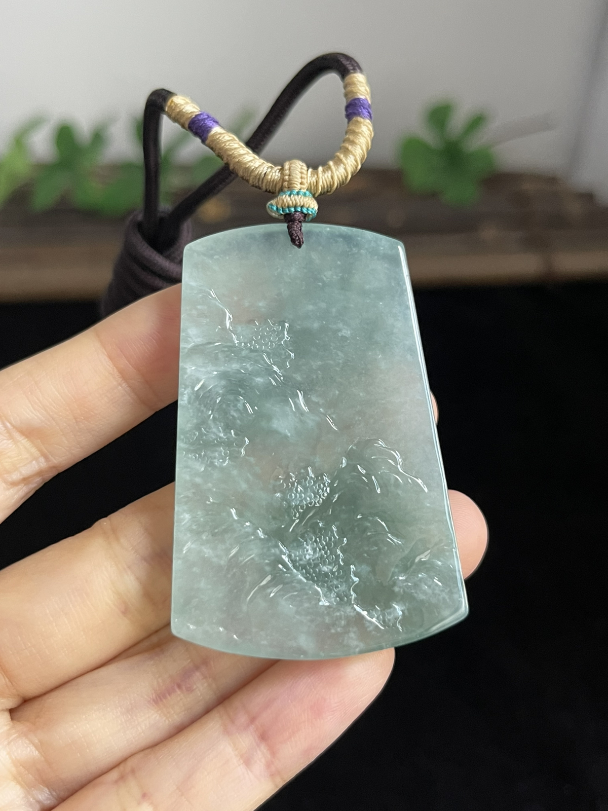 翡翠冰糯种淡绿色山水牌