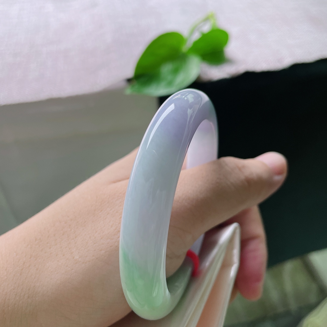 55/11.6/9，春彩正圈，柔光温润，紫翠相伴，温润一镯揽尽春日温柔，有棉线，ss55257a