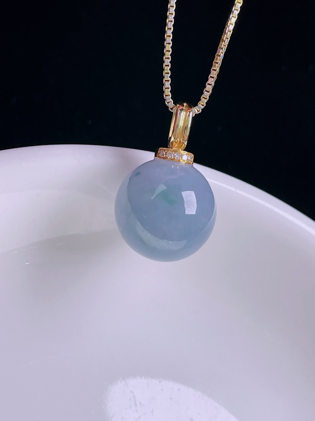 ️圆珠路路通，老种起光，细底通透，尺寸：裸石12.8mm0809