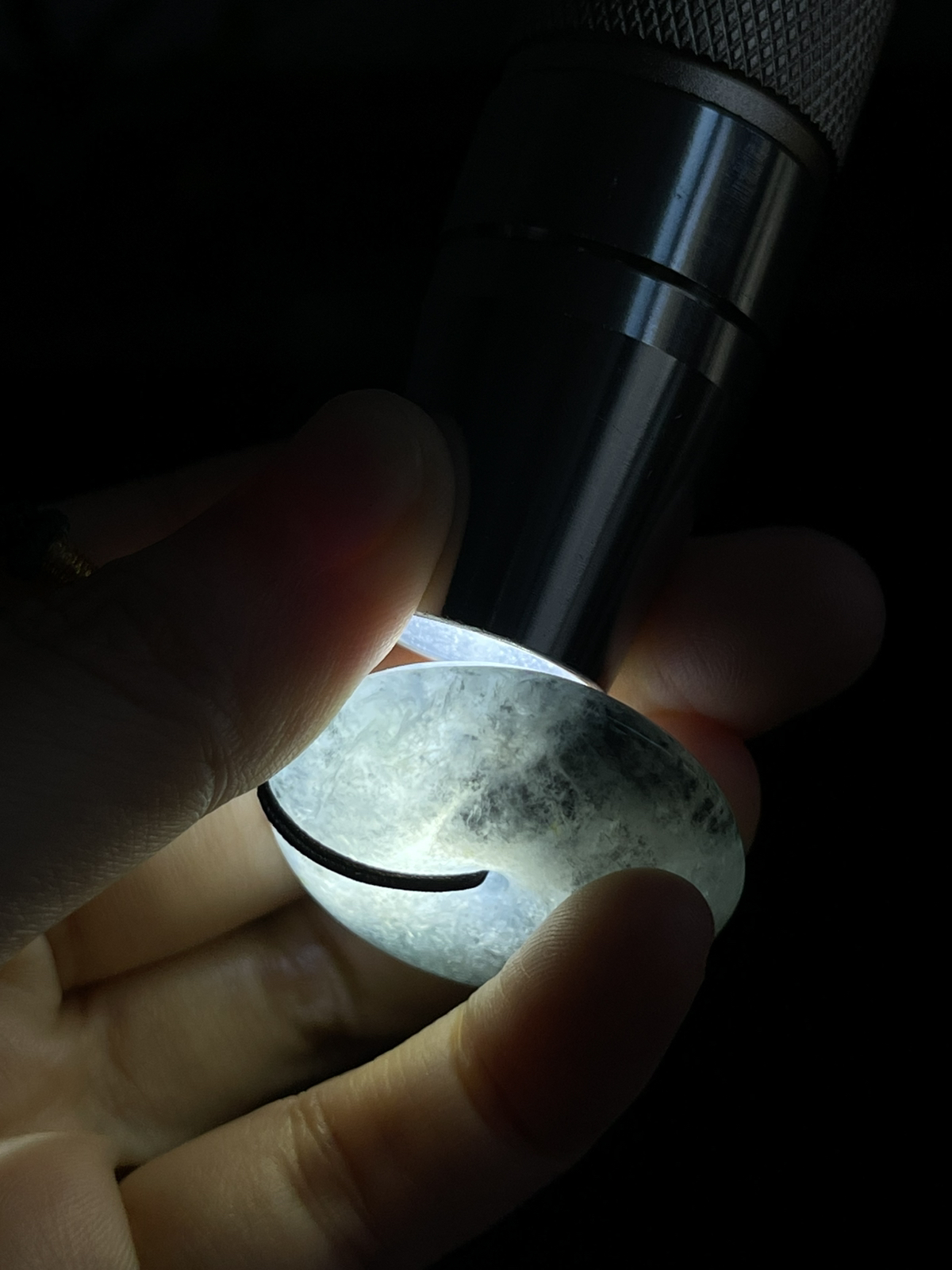 翡翠冰糯种白色平安扣，配珠未测