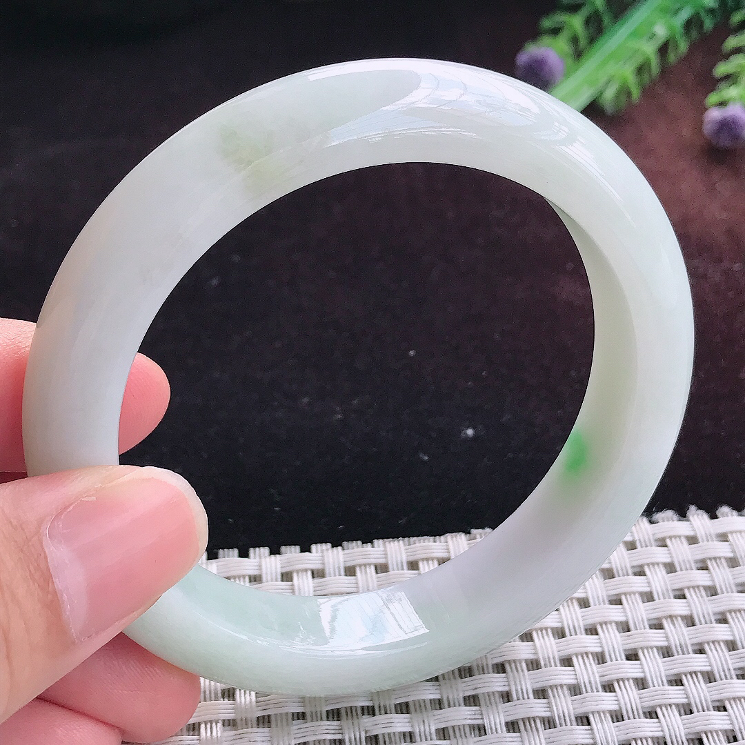 实拍A货翡翠57.5/12.5/9老坑秀气冰润手镯宽边玉镯平安镯百搭