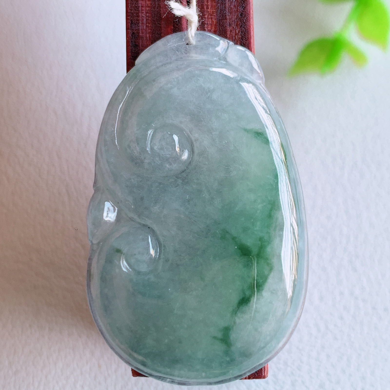 冰润飘花吉祥如意翡翠吊坠  寓意“万事如意，吉祥如意,福寿绵长 心想事成”饱满大气，通透水润  W4
