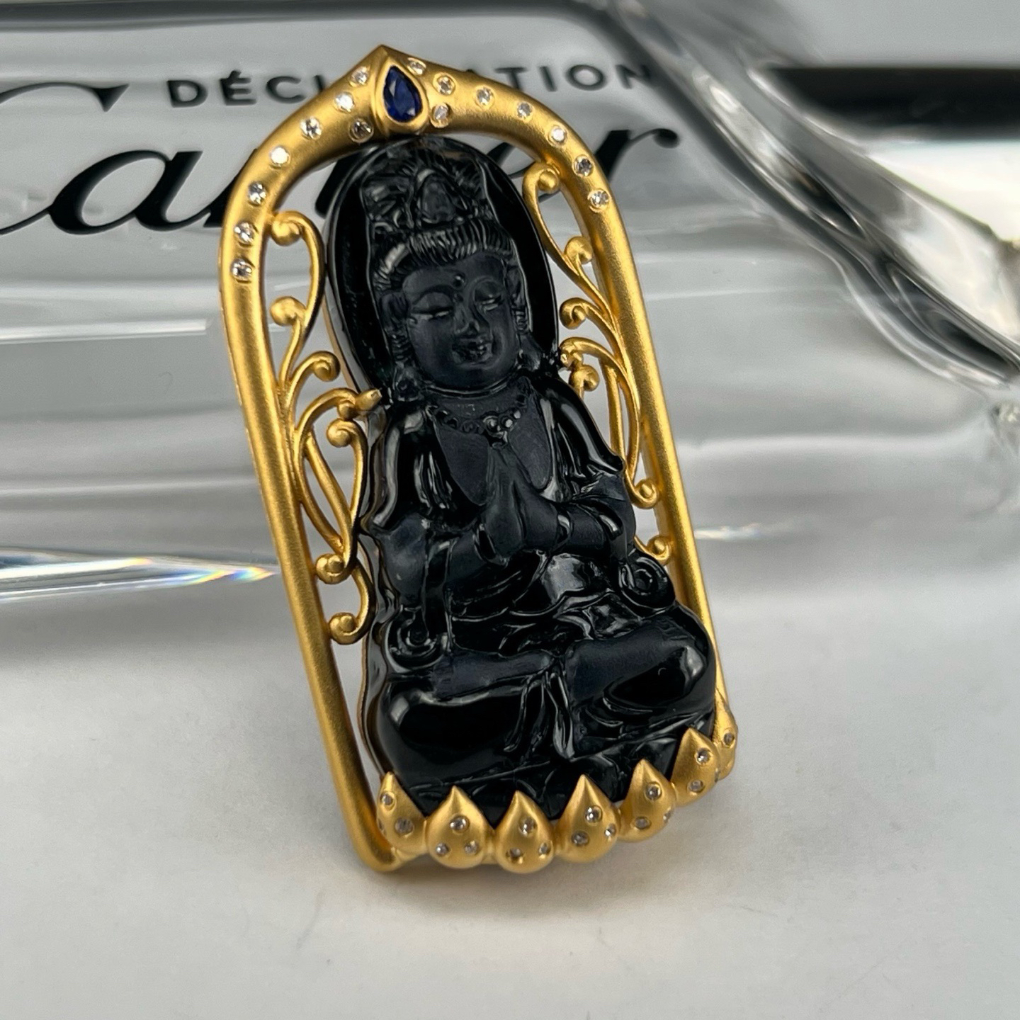 精品18k墨翠观音 种好色正 黑度极好 打灯通透 油性十足 金克重：5.4g