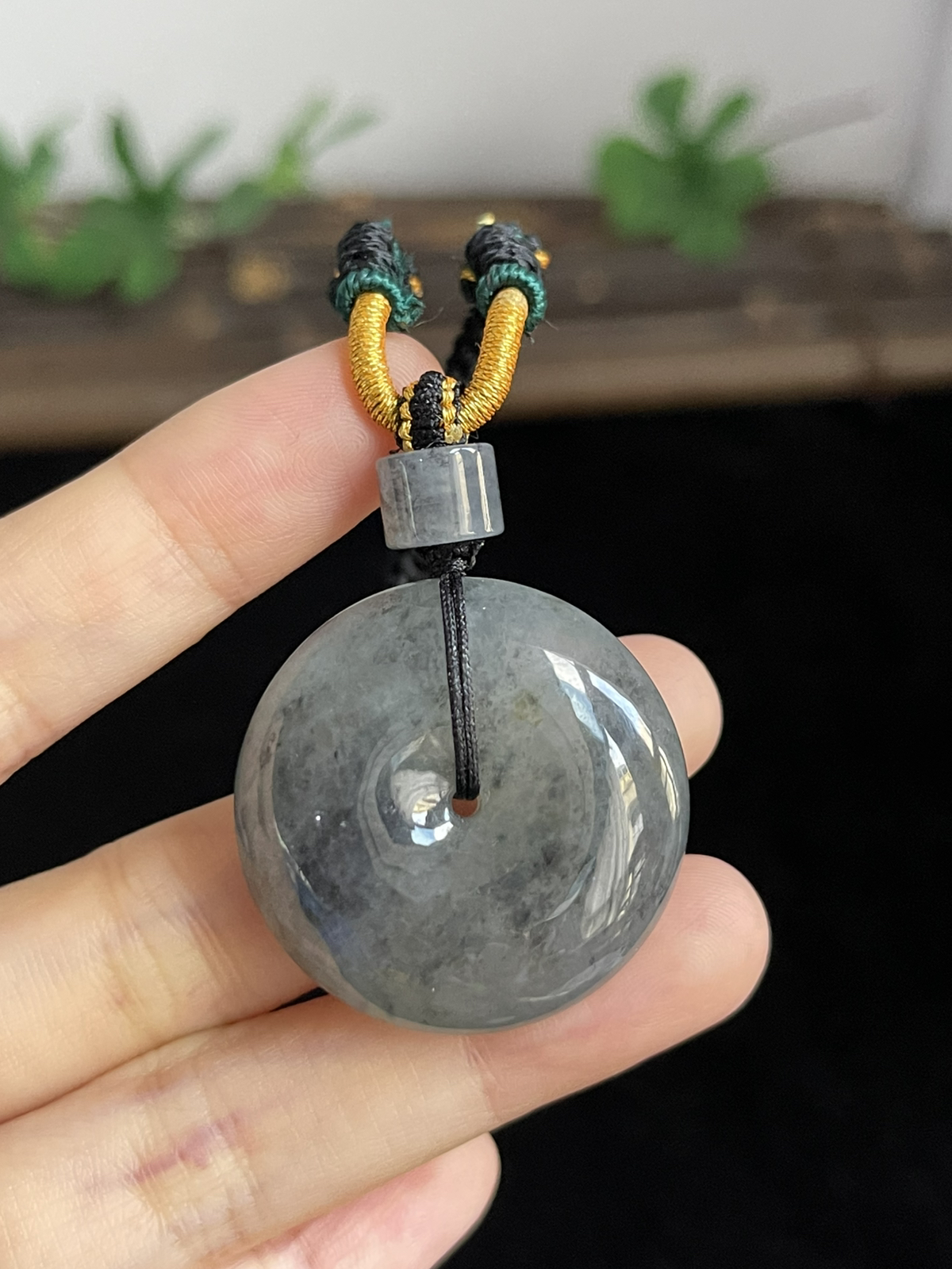 翡翠冰糯种白色平安扣，配珠未测
