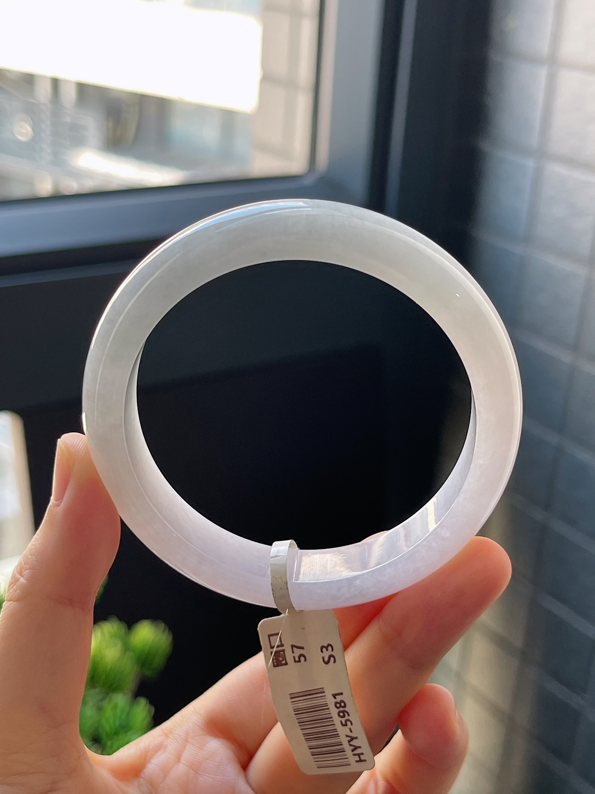 正圈57圈口，翡翠糯化种淡紫色手镯
