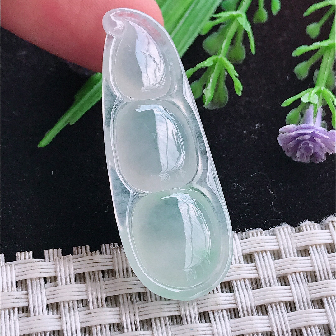 实拍A货翡翠43.5/16.2/5.8老坑起胶冰种四季豆吊坠翡翠玉福豆挂件