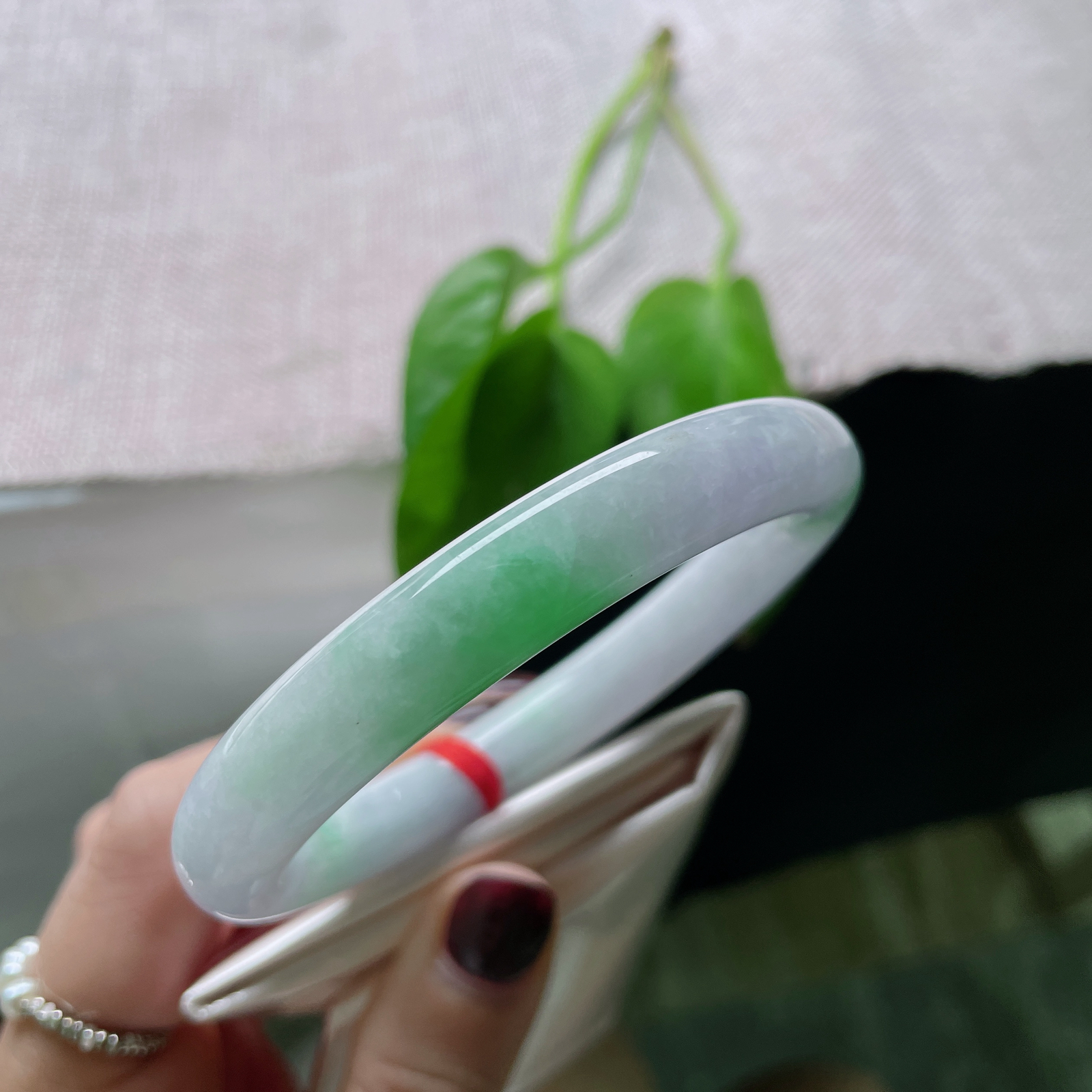 秒杀特惠#57.2/10.3，春彩圆条，肉质细腻干净，紫为云，花为鹤。 腕上便是蓬莱境。皮纹，ss56600a