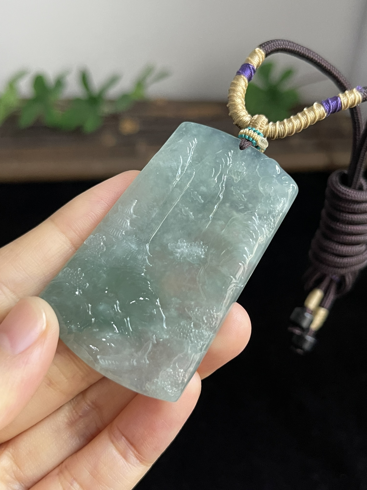 翡翠冰糯种淡绿色山水牌