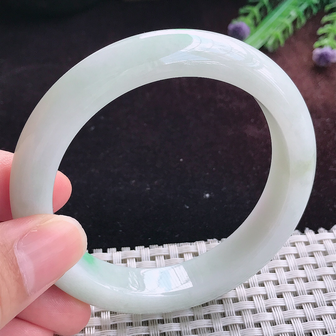 实拍A货翡翠57.5/12.5/9老坑秀气冰润手镯宽边玉镯平安镯百搭