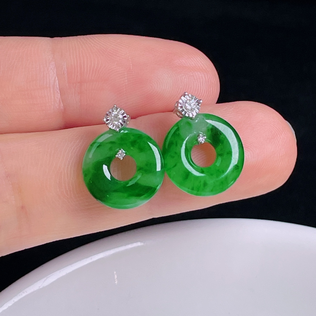 ️辣绿耳坠，老种起光，细底通透，尺寸：裸石12.7/2.7mm0809