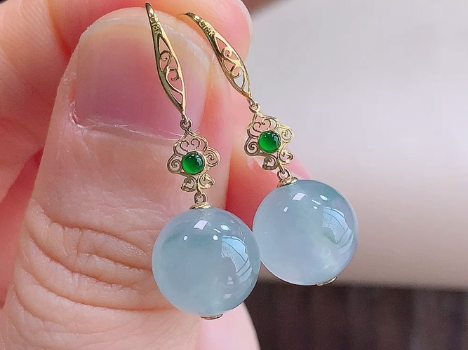 ️ 18K金伴钻转运珠耳环，尺寸取一30.5/10.0mm，包A附证书