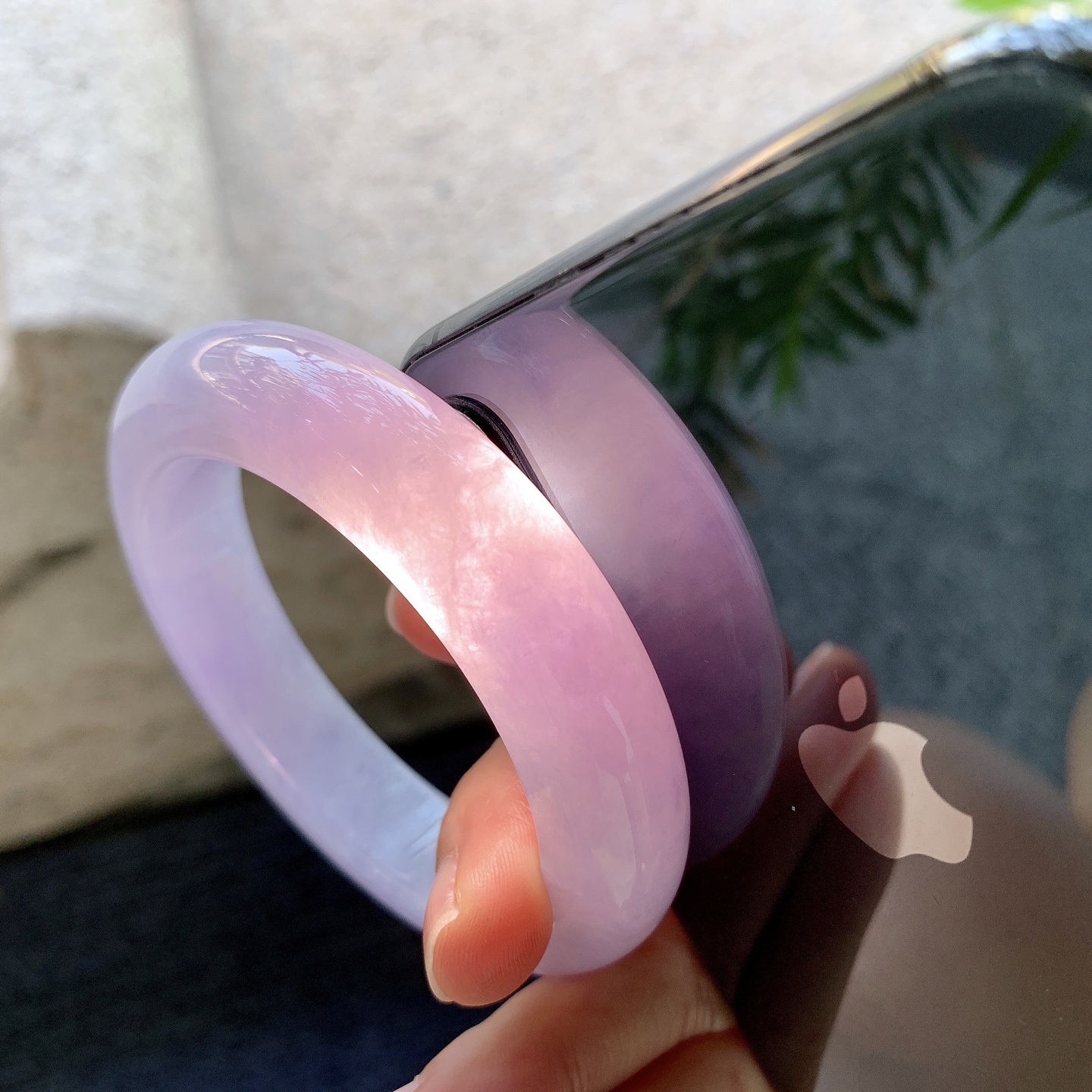 正圈55 56，圈口56/13.6/10.7，编码W6080934，描述：满色，水润，种老，细腻，打灯有棉线